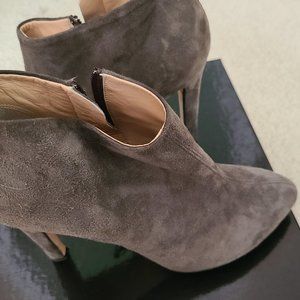 Genny, Size 8, Brown Suede Booties